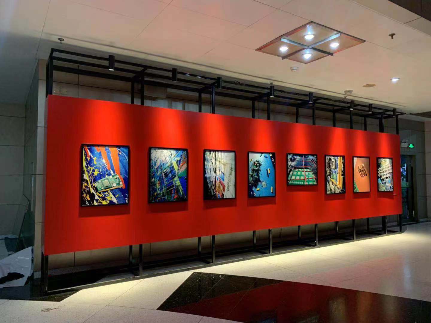 制作廣告展示道具時，千萬不要只圖價格便宜