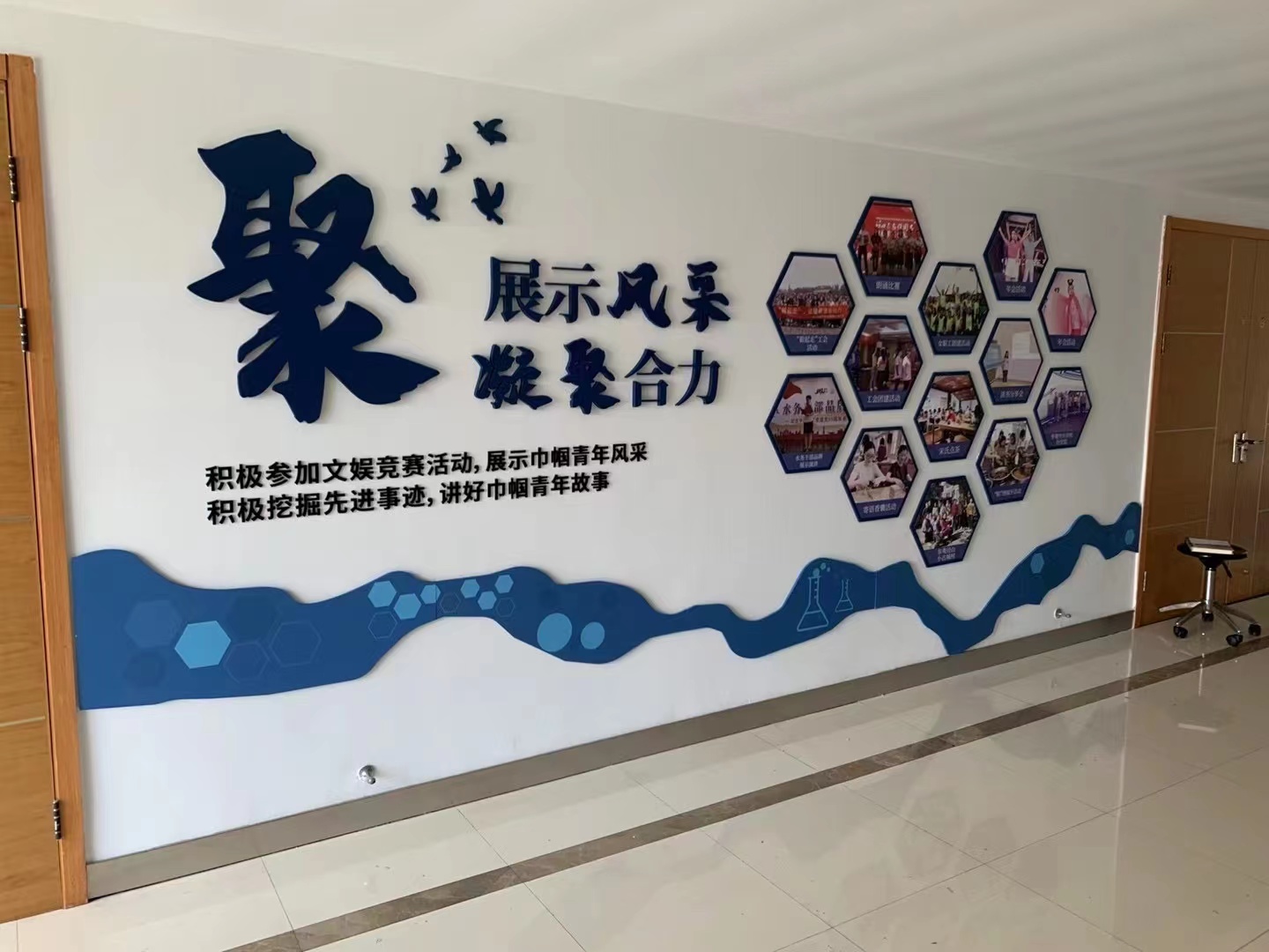 深圳平板UV打印-亞克力插袋信息公示欄、企業(yè)異型文化墻、科室牌、街道文化宣傳UV打印