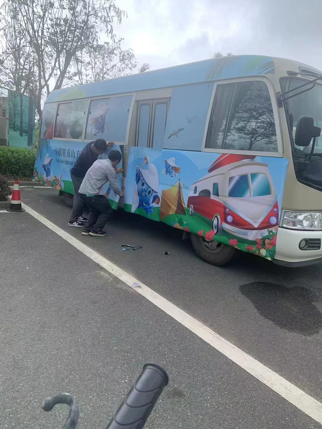 磁性車貼強(qiáng)磁車身定制、個(gè)性磁力磁吸廣告鉆石級(jí)反光車貼紙訂制